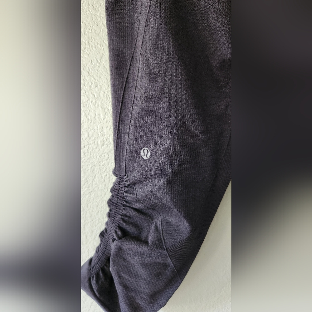 Lululemon In The Flow Crop Leggings Seamless Capri Ruched Yoga pants Size 6.